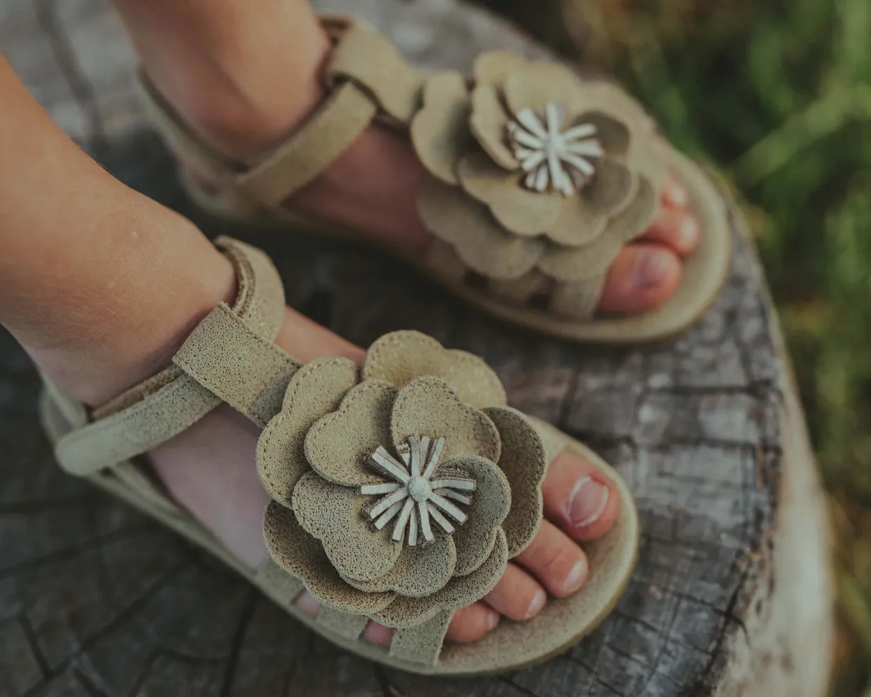 Iles Fields Sandals | Buttercup | Truffle Metallic Leather